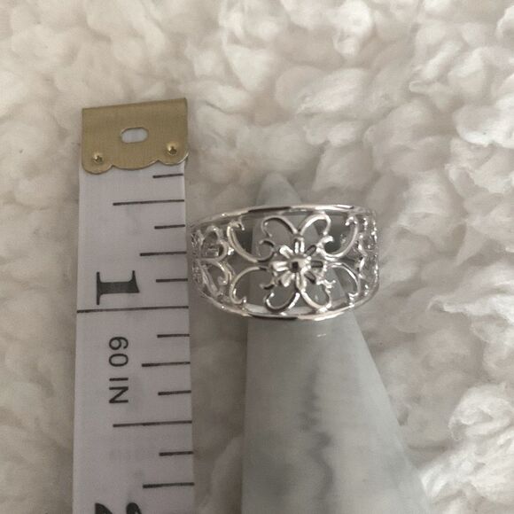 Sterling Silver Flower Swirl Ring - Picture 4 of 4